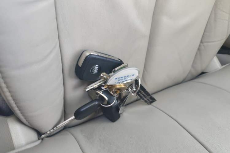 Used Buick GL8 2017 25S Prestige Version China V Standard Vehicle Key