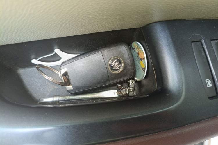 Used Buick GL8 2017 25S Luxury Version China V Standard Vehicle Key