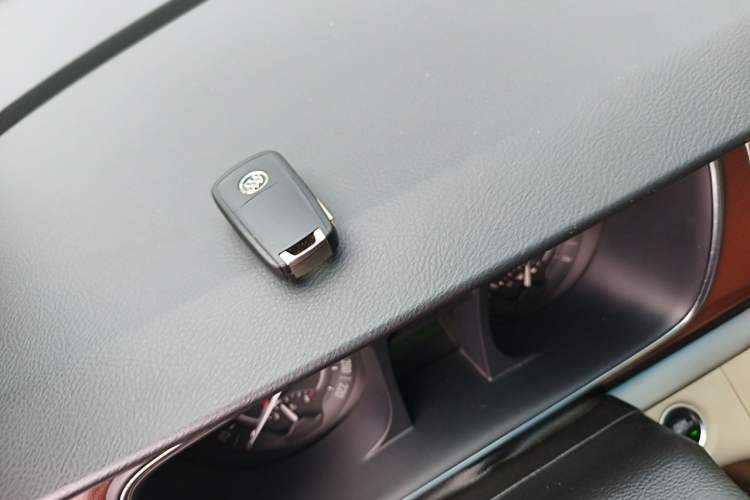 Used Buick GL8 2017 25S Luxury Version China V Standard Vehicle Key