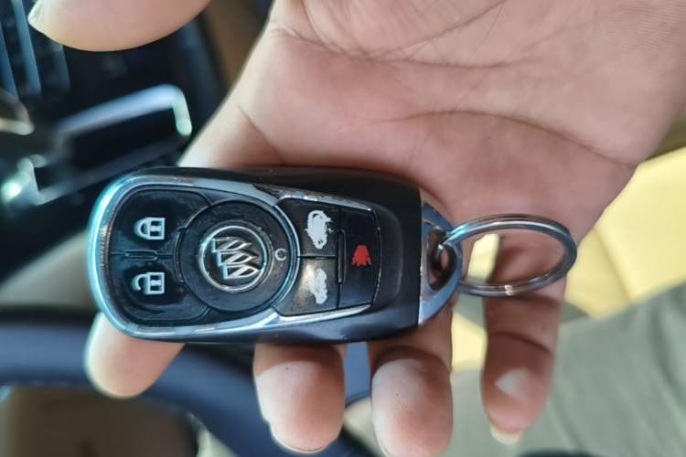 Used Buick GL8 2017 ES 28T Luxury Model China V Standard Vehicle Key