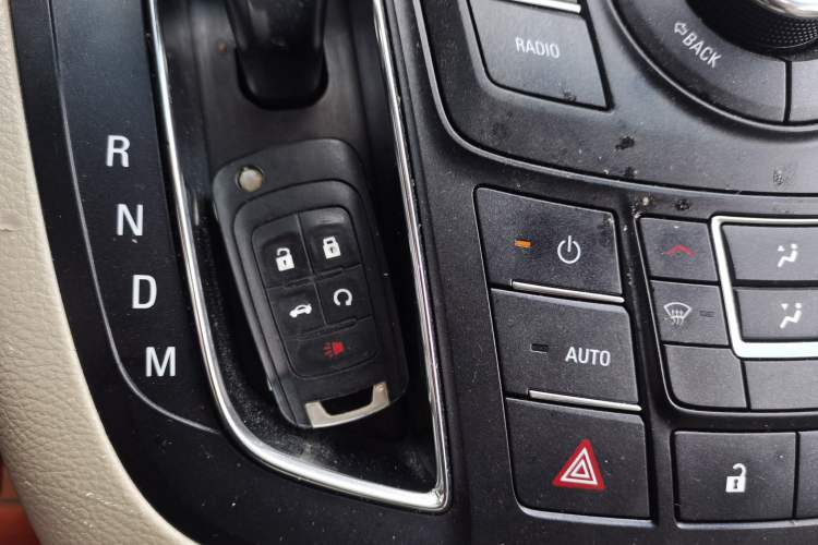 Used Buick GL8 2017 25S Luxury Version China V Standard Vehicle Key