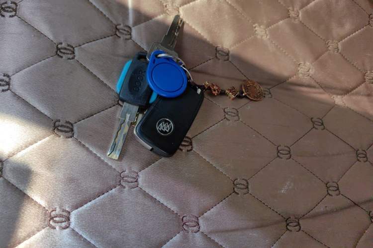 Used Buick GL8 2017 25S Luxury Version China V Standard Vehicle Key