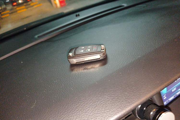 Used Buick GL8 2017 25S Luxury Version China V Standard Vehicle Key