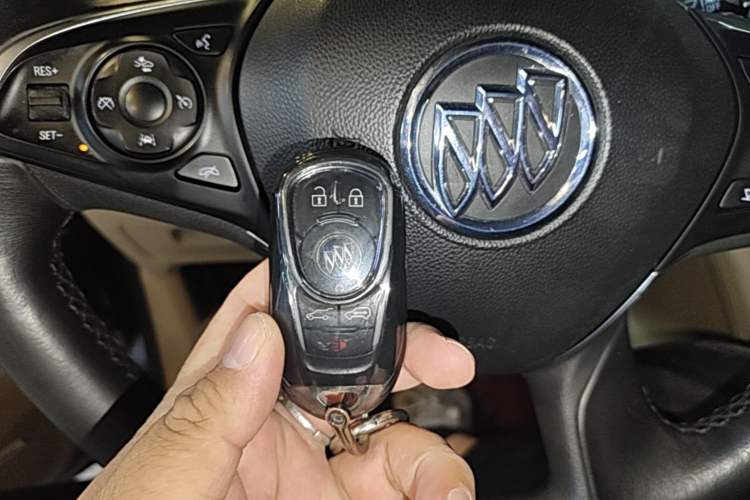 Used Buick GL8 2017 ES 28T Flagship Model China V Standard Vehicle Key