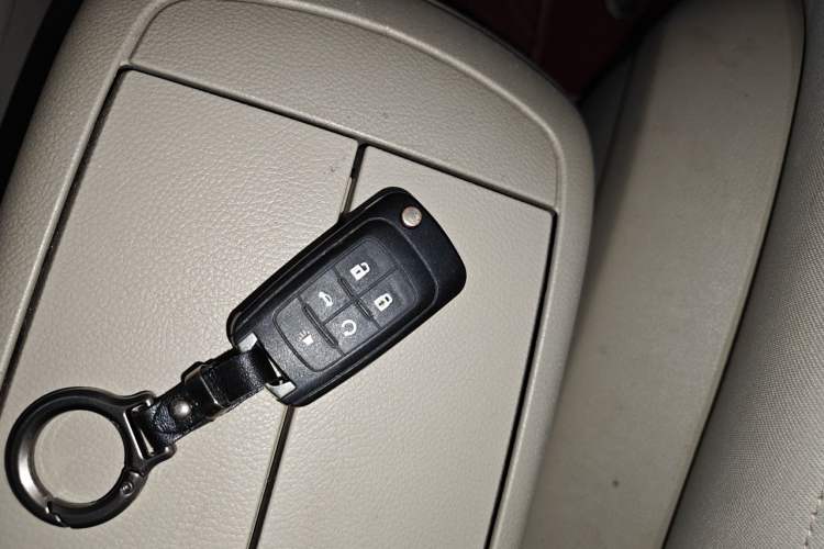 Used Buick GL8 2017 25S Luxury Version China V Standard Vehicle Key