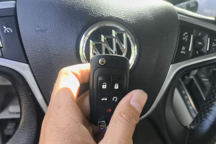 Used Buick GL8 2017 25S Luxury Version China V Standard Vehicle Key