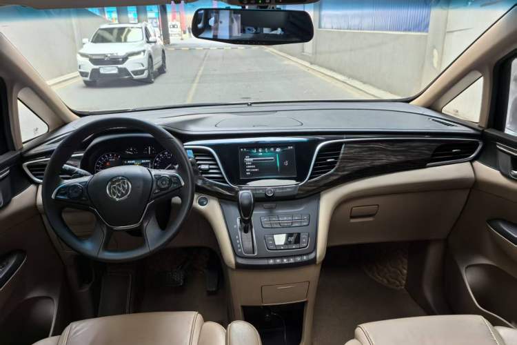 Used Buick GL8 2017 ES 28T Premium Version China V Standard Audio And AC Panel