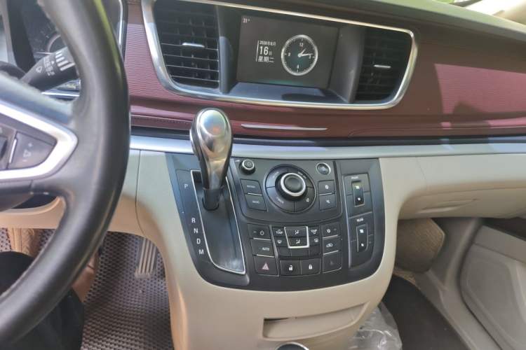 Used Buick GL8 2017 25S Luxury Version China V Standard Audio And AC Panel