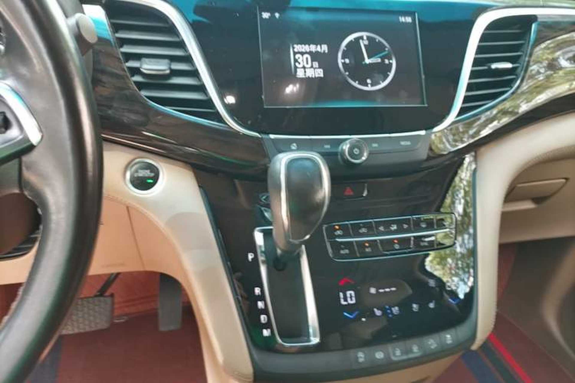 Used Buick GL8 2017 ES 28T Flagship Model China V Standard Audio And AC Panel