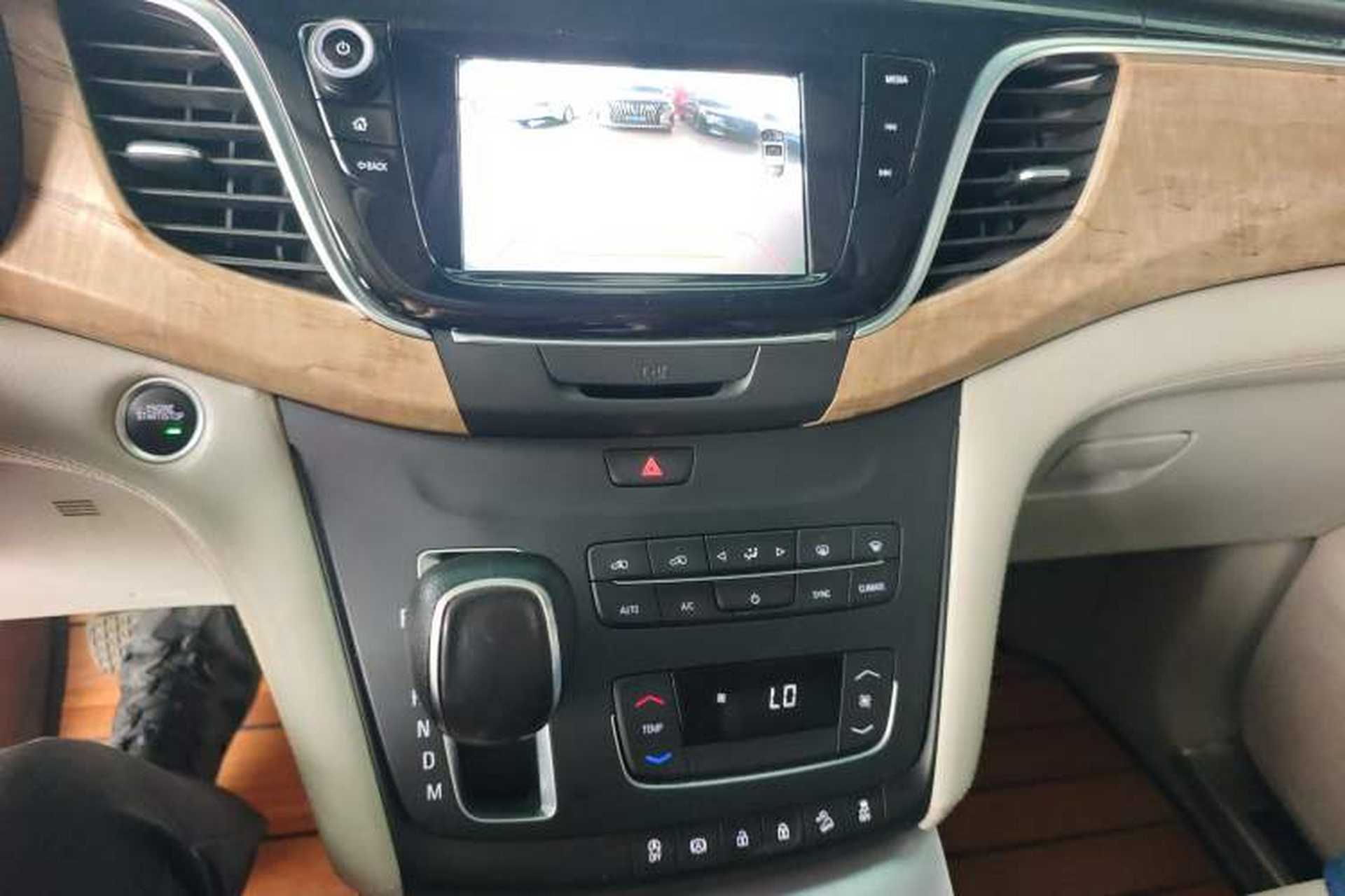 Used Buick GL8 2017 ES 28T Comfort Model China V Standard Audio And AC Panel