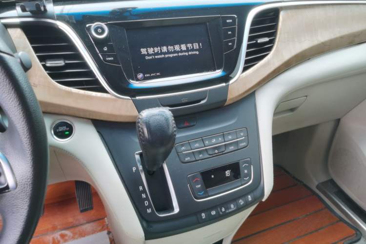 Used Buick GL8 2017 ES 28T Comfort Model China V Standard Audio And AC Panel