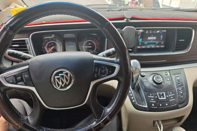 Used Buick GL8 2017 25S Luxury Version China V Standard Audio And AC Panel