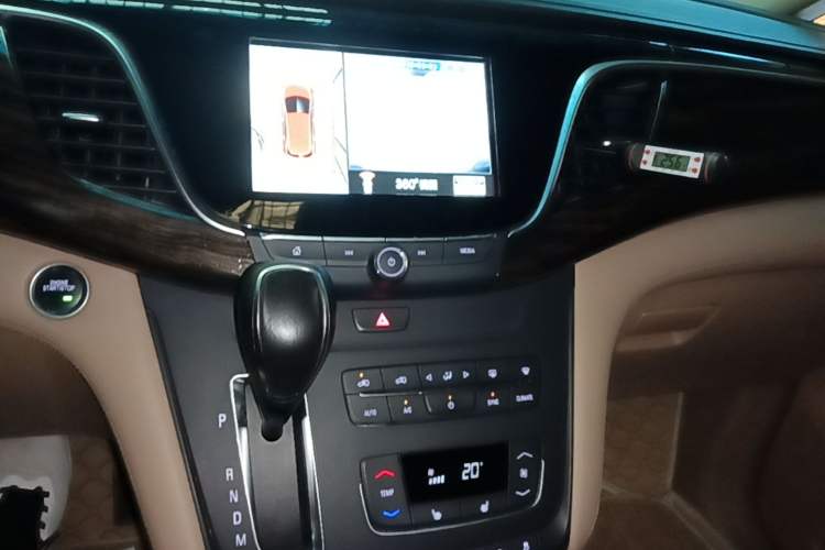 Used Buick GL8 2017 ES 28T Premium Version China V Standard Audio And AC Panel