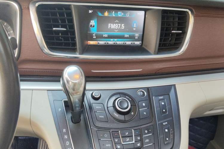Used Buick GL8 2017 25S Prestige Version China V Standard Audio And AC Panel