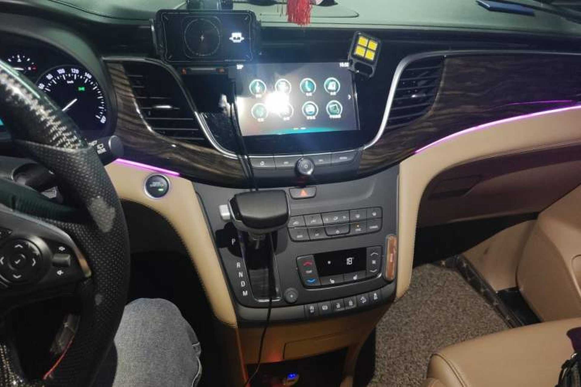Used Buick GL8 2017 ES 28T Premium Version China V Standard Audio And AC Panel