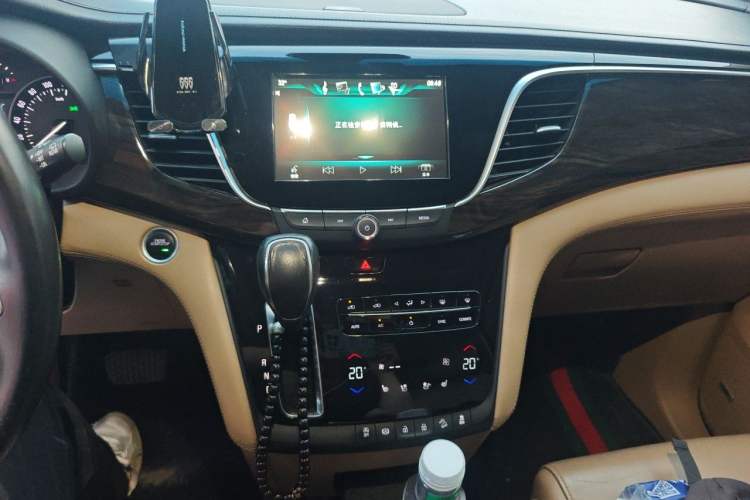 Used Buick GL8 2017 ES 28T Flagship Model China V Standard Audio And AC Panel