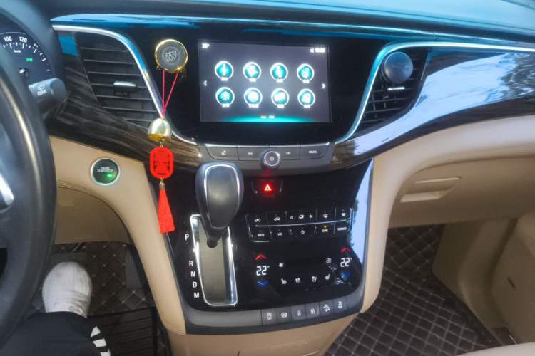 Used Buick GL8 2017 ES 28T Flagship Model China V Standard Audio And AC Panel
