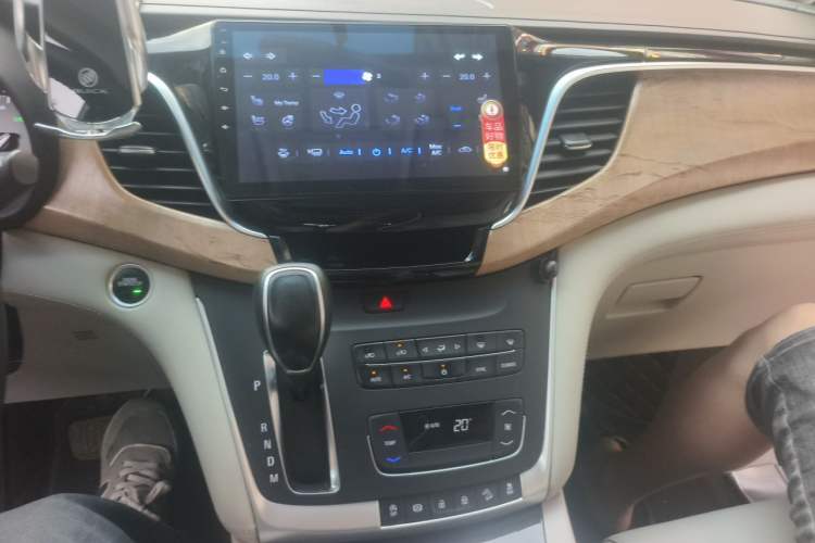 Used Buick GL8 2017 ES 28T Comfort Model China V Standard Audio And AC Panel