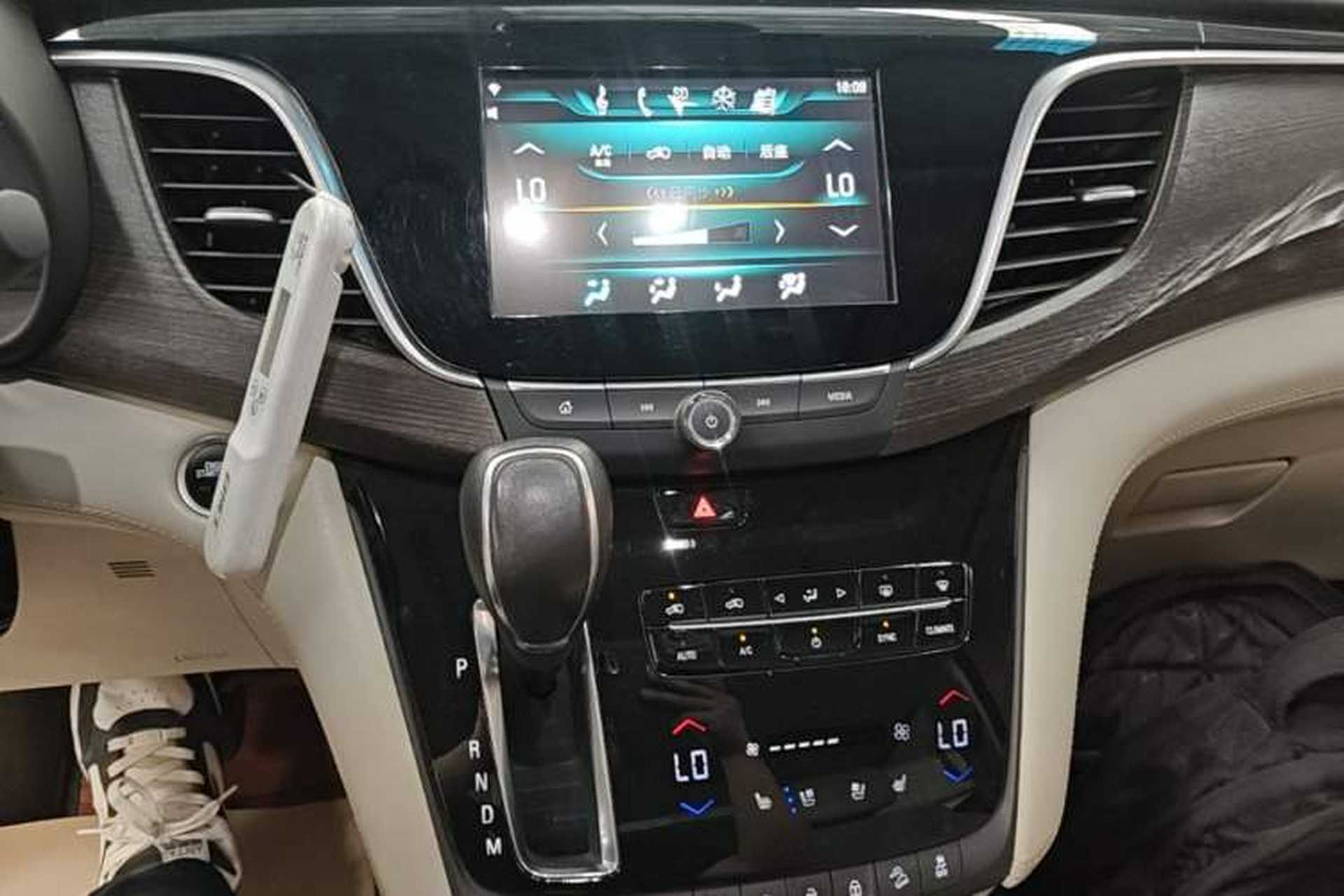 Used Buick GL8 2017 28T Avenir Avia National Emission Standard V Audio And AC Panel
