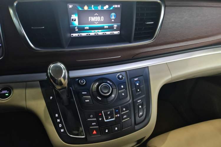 Used Buick GL8 2017 25S Comfort Version China V Standard Audio And AC Panel