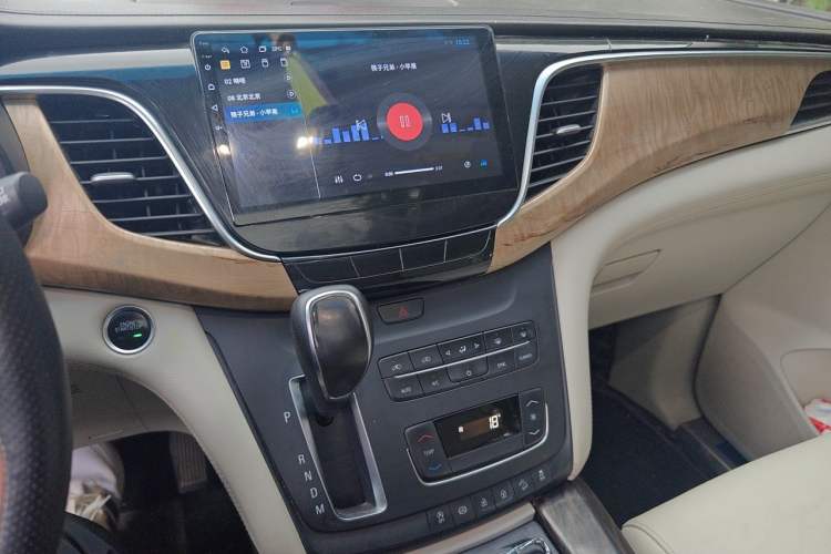 Used Buick GL8 2017 ES 28T Comfort Model China V Standard Audio And AC Panel