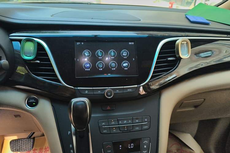 Used Buick GL8 2017 ES 28T Premium Version China V Standard Audio And AC Panel
