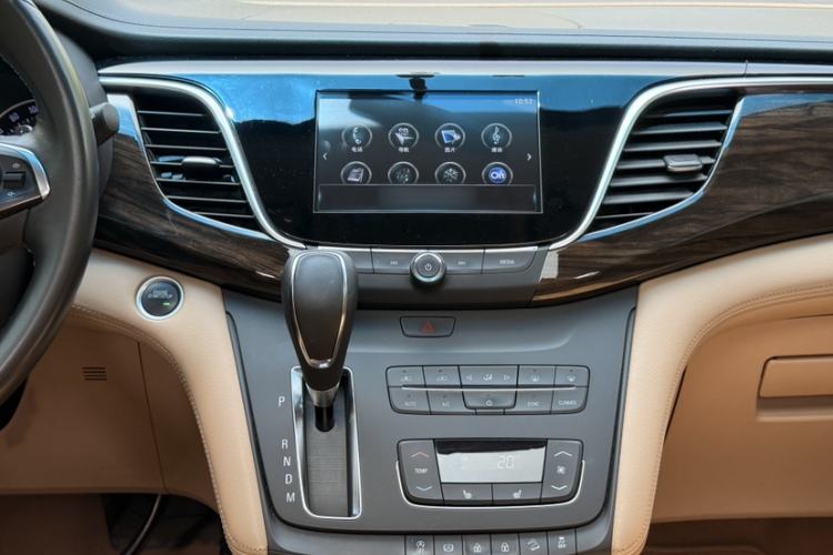 Used Buick GL8 2017 ES 28T Premium Version China V Standard Audio And AC Panel