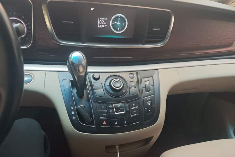 Used Buick GL8 2017 25S Comfort Version China V Standard Audio And AC Panel