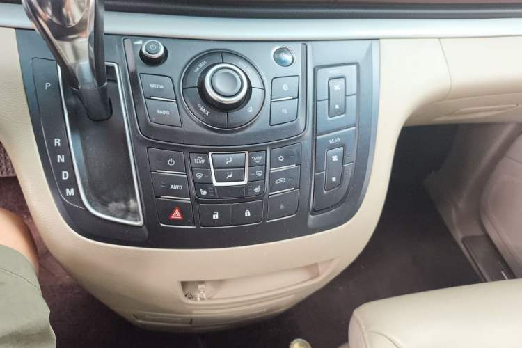Used Buick GL8 2017 25S Prestige Version China V Standard Audio And AC Panel