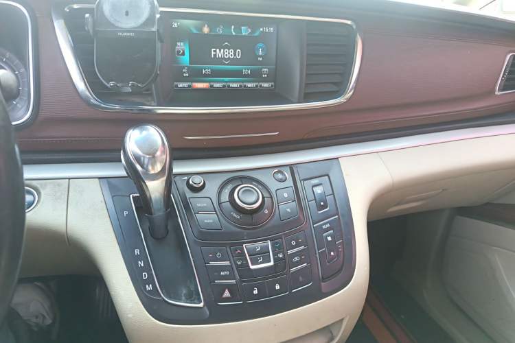 Used Buick GL8 2017 25S Luxury Version China V Standard Audio And AC Panel