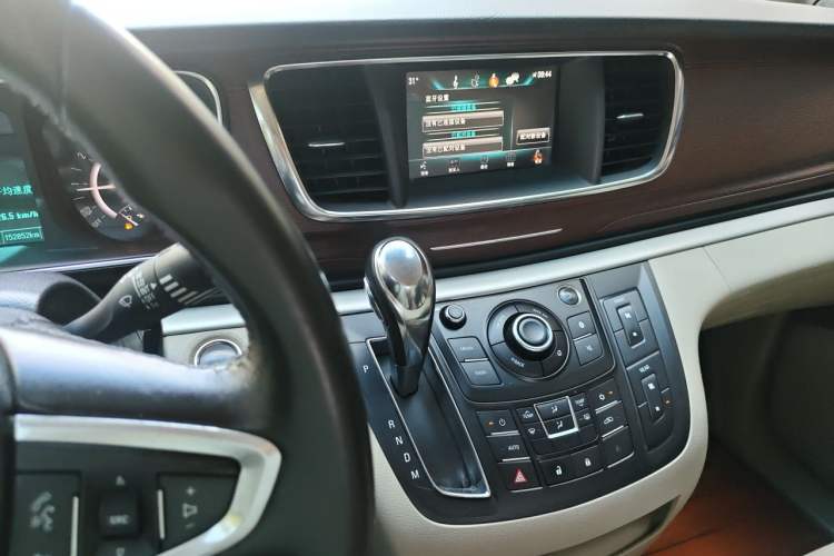 Used Buick GL8 2017 25S Comfort Version China V Standard Audio And AC Panel