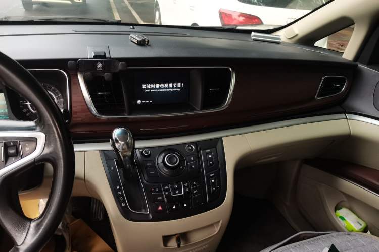 Used Buick GL8 2017 25S Comfort Version China V Standard Audio And AC Panel