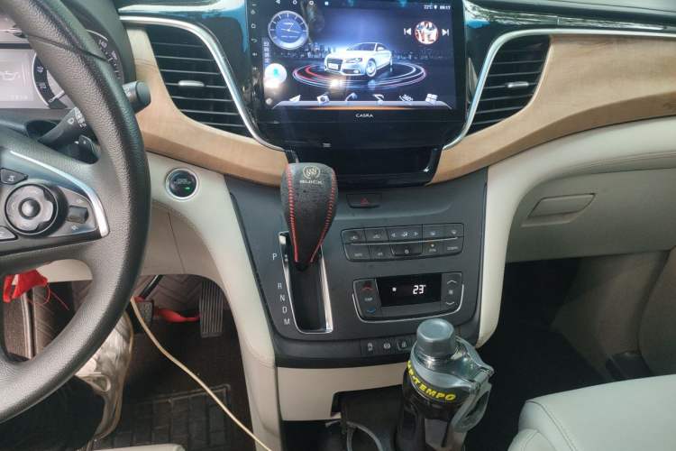 Used Buick GL8 2017 ES 28T Comfort Model China V Standard Audio And AC Panel