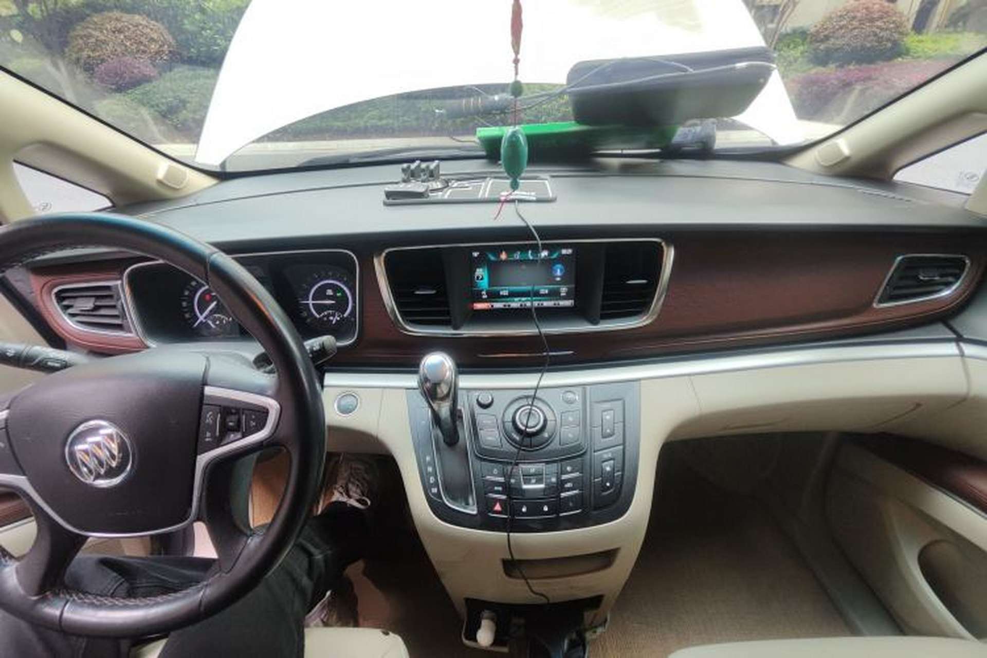 Used Buick GL8 2017 25S Luxury Version China V Standard Center Console