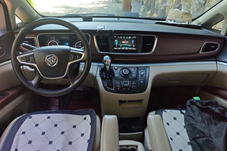 Used Buick GL8 2017 25S Prestige Version China V Standard Center Console