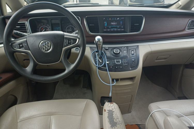 Used Buick GL8 2017 25S Comfort Version China V Standard Center Console