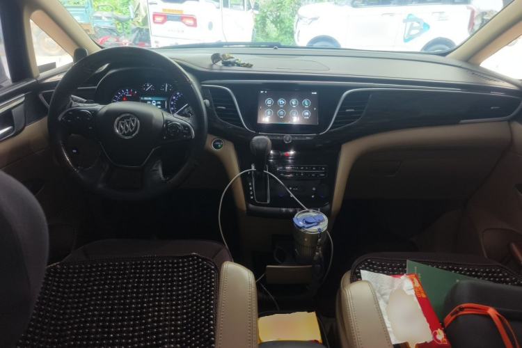 Used Buick GL8 2017 ES 28T Luxury Model China V Standard Center Console