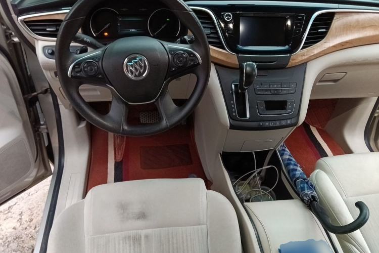 Used Buick GL8 2017 ES 28T Comfort Model China V Standard Center Console