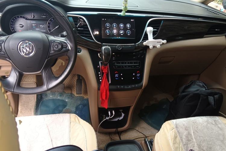 Used Buick GL8 2017 ES 28T Luxury Model China V Standard Center Console