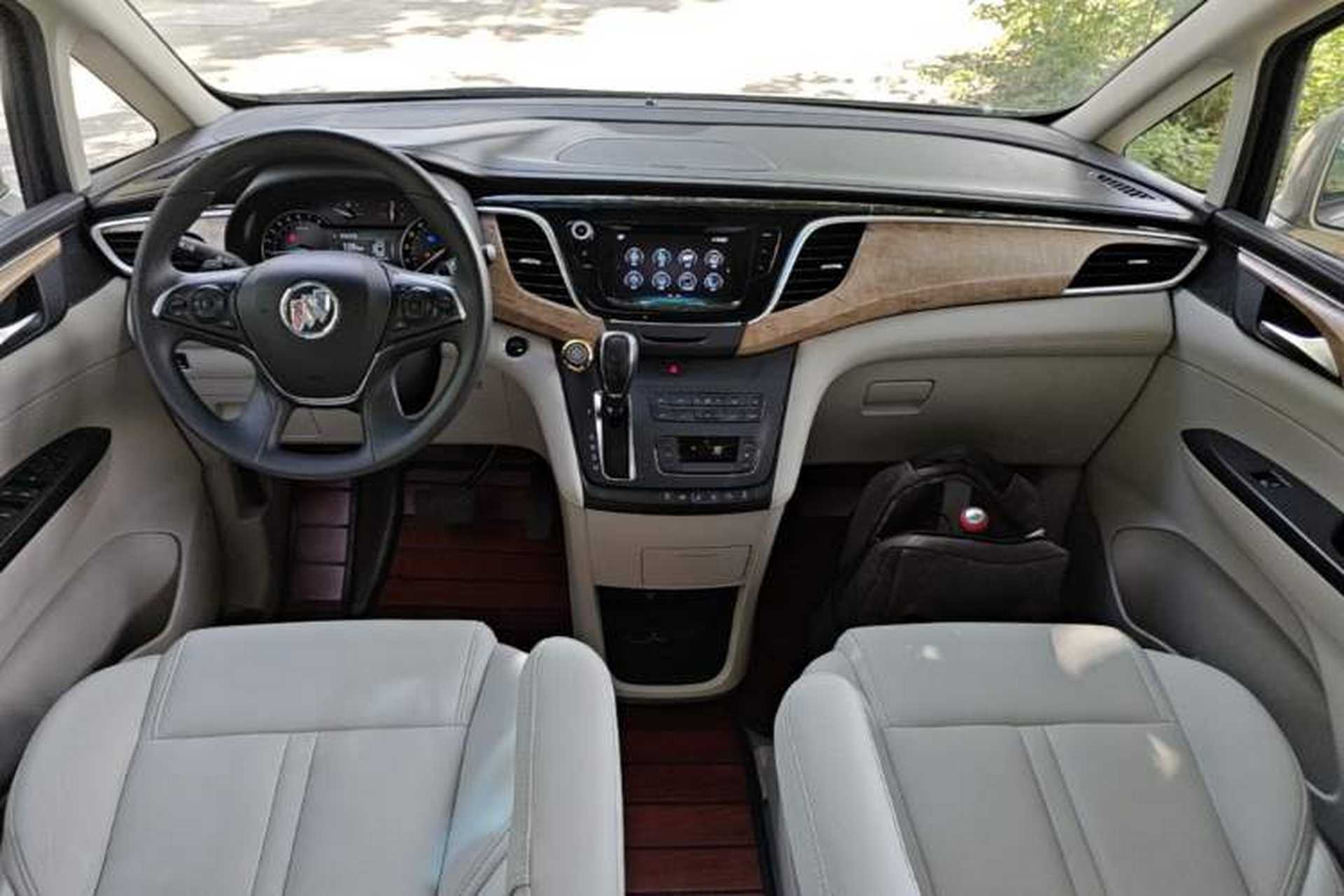 Used Buick GL8 2017 ES 28T Comfort Model China V Standard Center Console