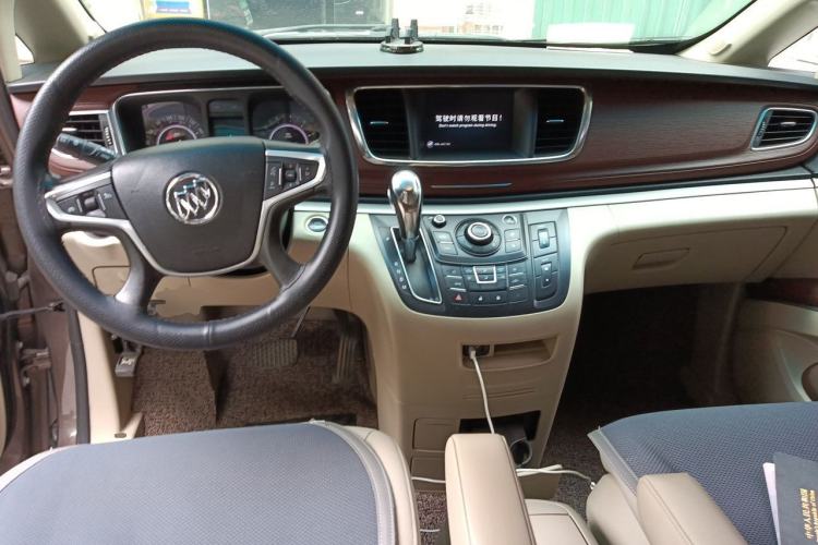 Used Buick GL8 2017 25S Luxury Version China V Standard Center Console