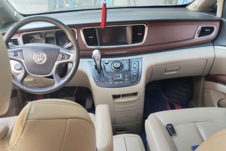 Used Buick GL8 2017 25S Prestige Version China V Standard Center Console