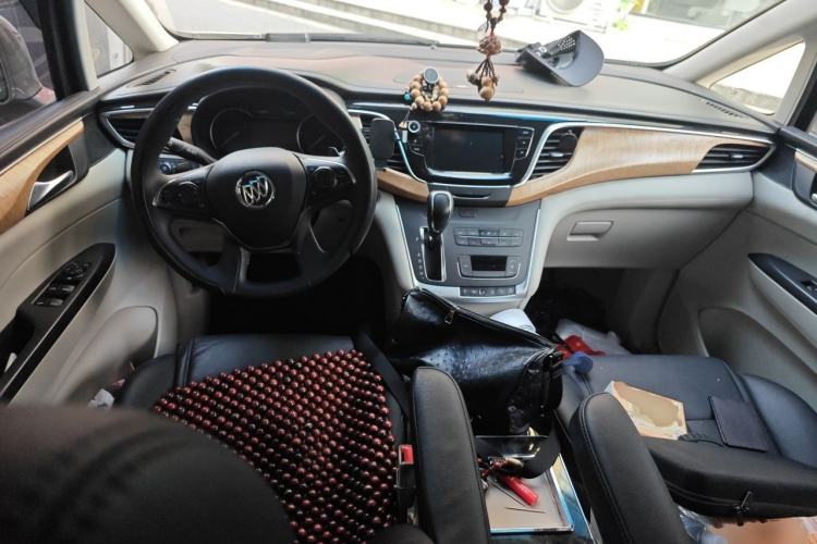 Used Buick GL8 2017 ES 28T Comfort Model China V Standard Center Console