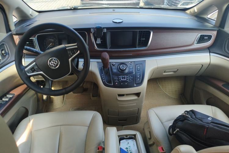 Used Buick GL8 2017 25S Prestige Version China V Standard Center Console