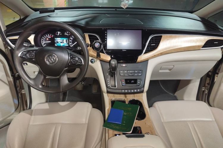 Used Buick GL8 2017 ES 28T Comfort Model China V Standard Center Console