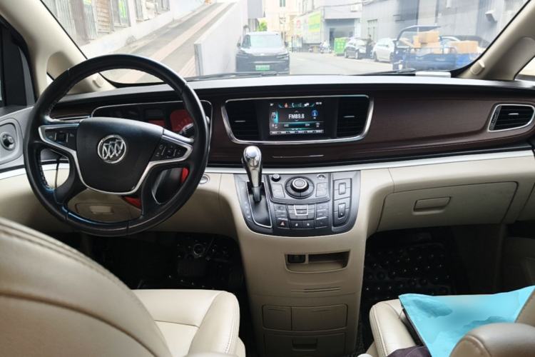 Used Buick GL8 2017 25S Luxury Version China V Standard Center Console
