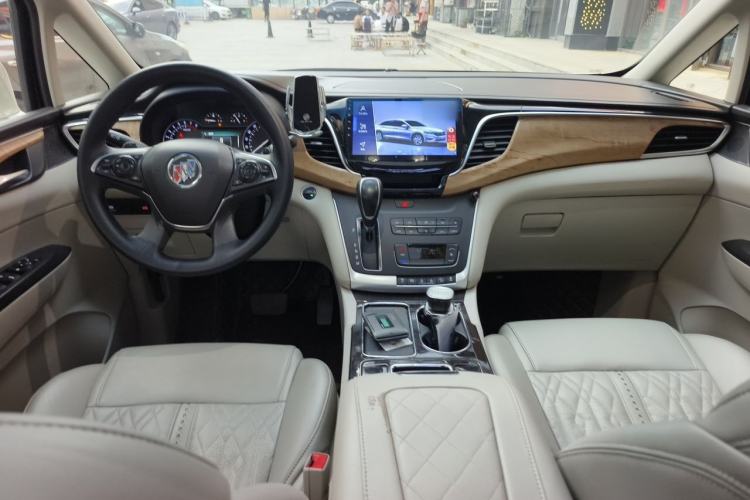 Used Buick GL8 2017 ES 28T Comfort Model China V Standard Center Console