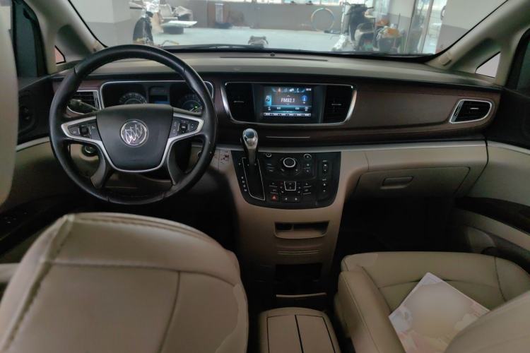Used Buick GL8 2017 25S Prestige Version China V Standard Center Console