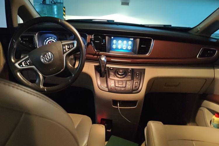Used Buick GL8 2017 25S Luxury Version China V Standard Center Console