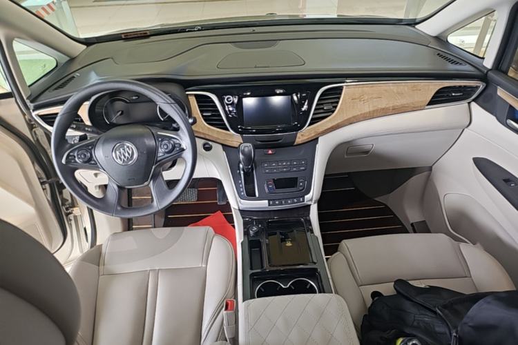 Used Buick GL8 2017 ES 28T Comfort Model China V Standard Center Console